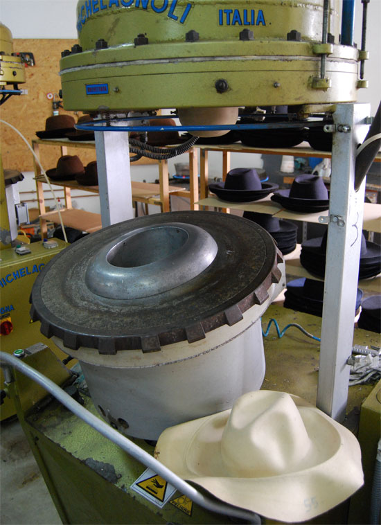 Planchado de Sombreros