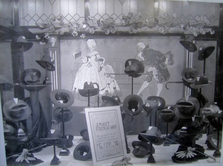 Escaparate de Sombrerería