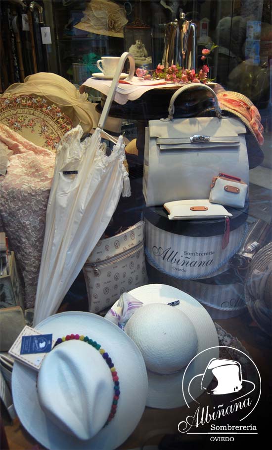 Escaparate de Sombrerería Albiñana