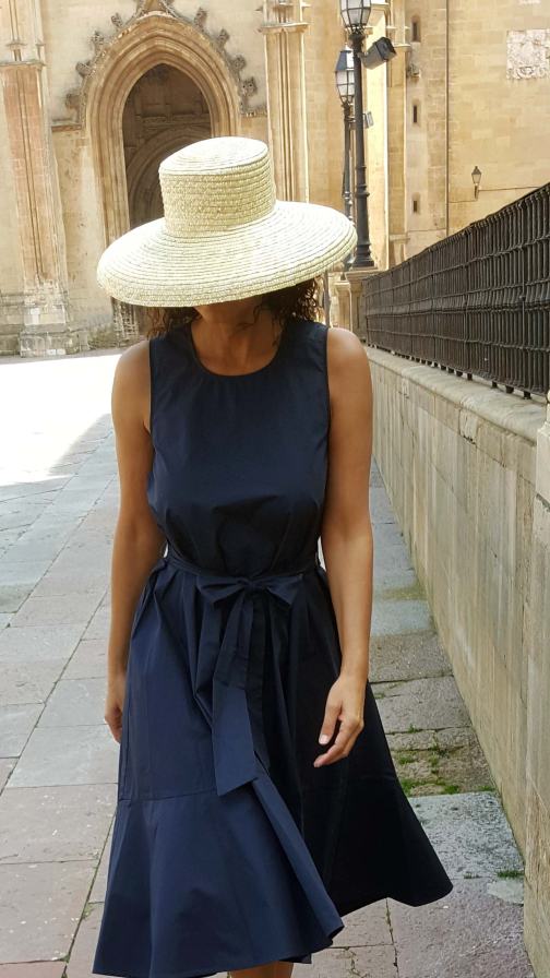 Vestidos y sombreros