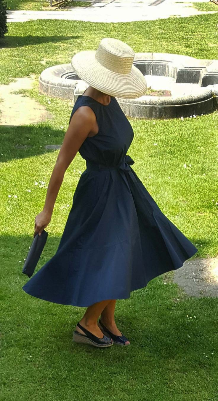 Vestidos y Sombreros